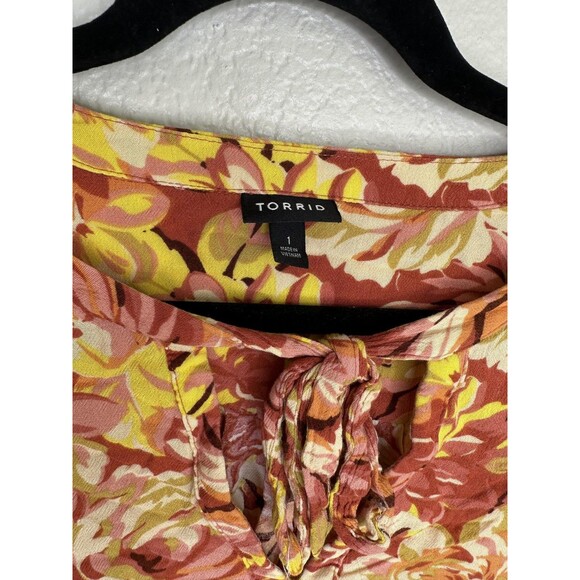 Torrid Blouse Womens 1 US 1X Multicolor Floral Short Sleeve Keyhole Tie Neck - Picture 2 of 5
